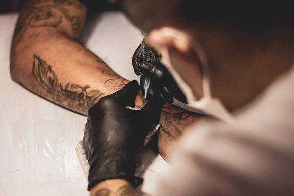 Les tendances actuelles en matière de tatouages et de piercings